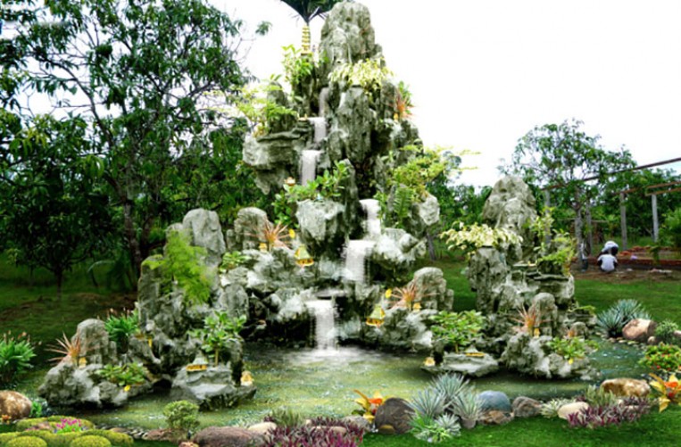 H&ograve;n non bộ biệt thự nh&agrave; vườn