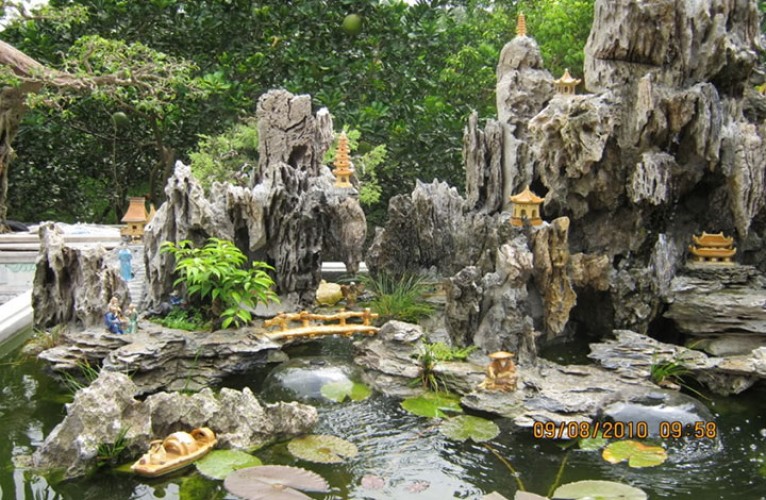 H&ograve;n non bộ biệt thự