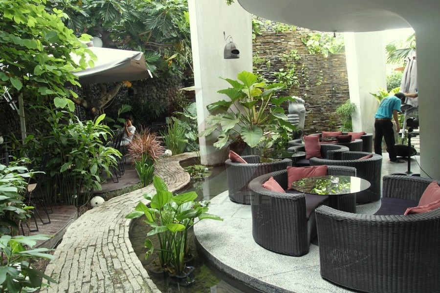 Thi c&ocirc;ng tiểu cảnh qu&aacute;n cafe s&acirc;n vườn